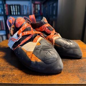 La Sportiva Solution - size 37.5